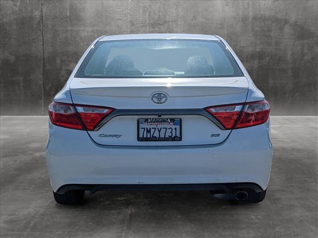 2016 toyota camry se