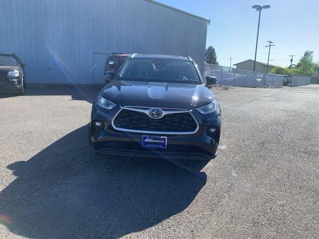 2021 toyota highlander hybrid xle in albany, oregon