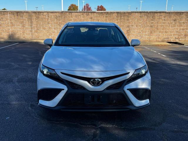 2022 toyota camry se