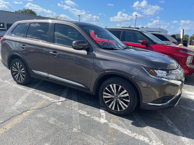 2020 mitsubishi outlander se