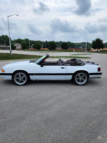 1990 ford mustang lx