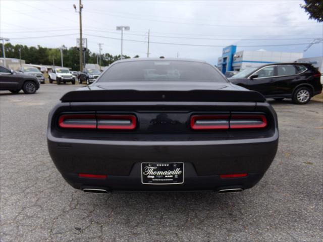 2021 dodge challenger sxt