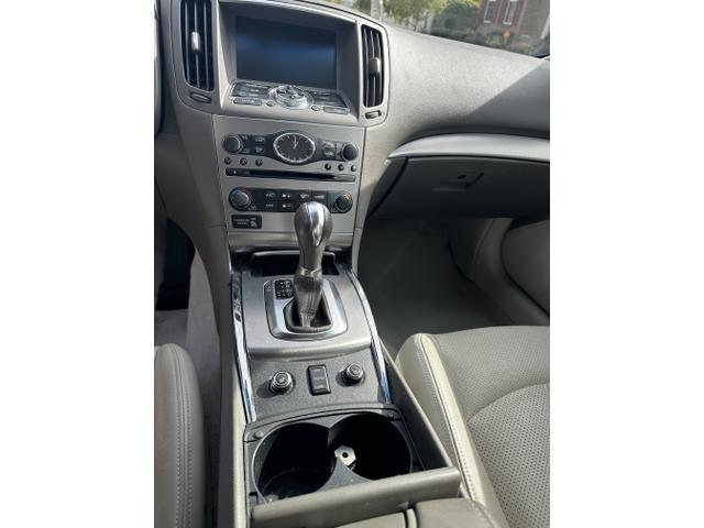 2011 infiniti g37 x