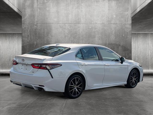 2022 toyota camry se