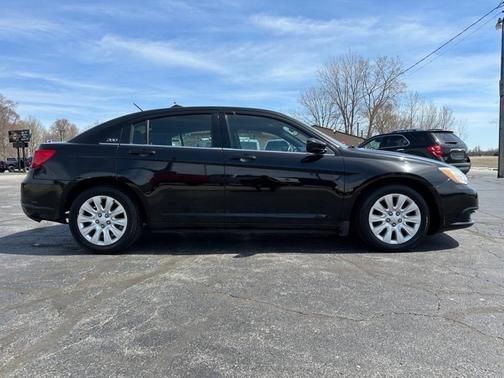 2013 chrysler 200 in saint louis, missouri