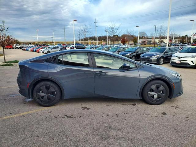 2023 toyota prius le