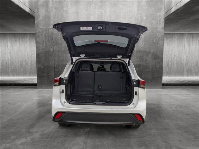 2022 toyota highlander le