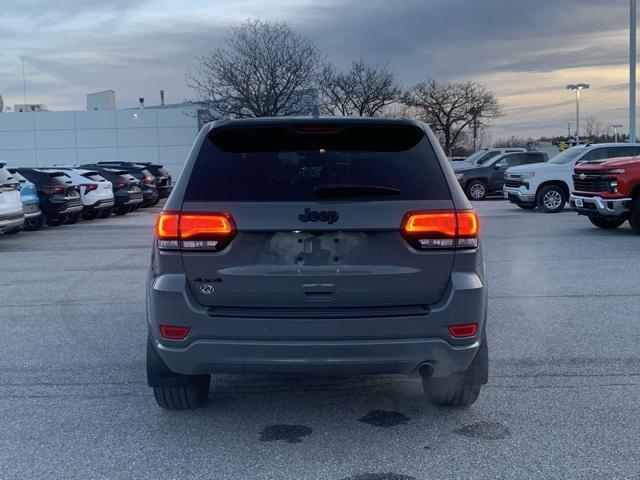 2022 jeep grand cherokee laredo