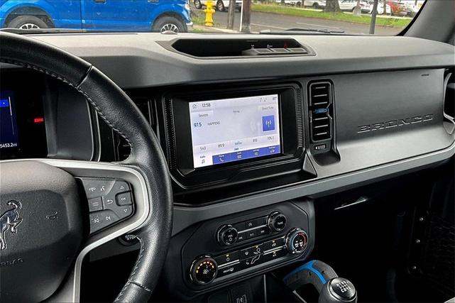 2022 ford bronco base