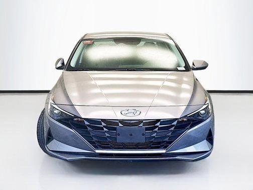 2022 hyundai elantra