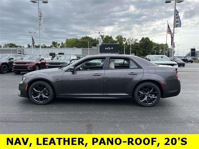 2023 chrysler 300 touring l
