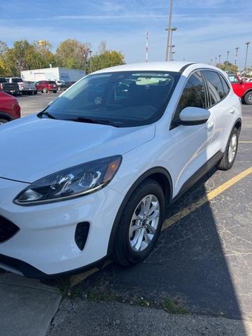 2020 ford escape se