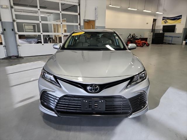 2022 toyota camry le