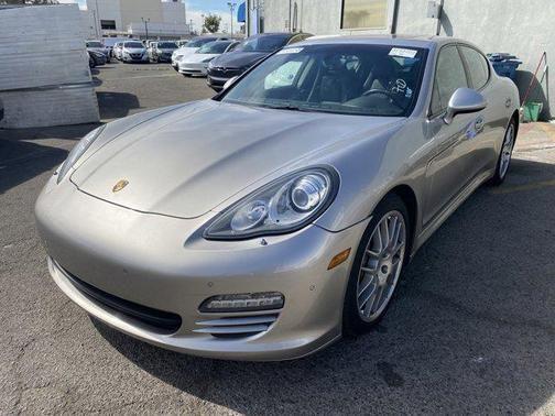 2012 porsche panamera