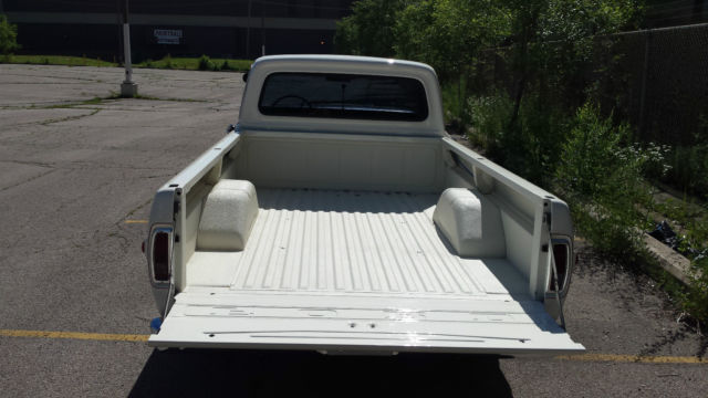 1970 ford f100 custom pick-up truck