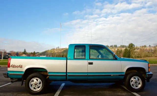 1993 chevy silverado k2500 extcab 4x4 shortbed 1'owneronly 70,298 original miles