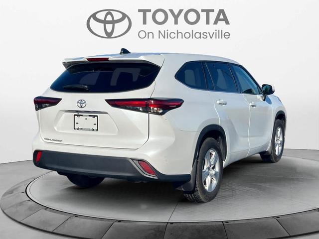 2022 toyota highlander xle