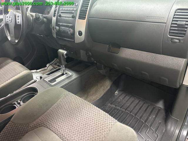 2012 nissan frontier sv