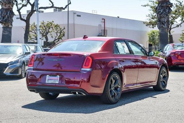 2021 chrysler 300 s
