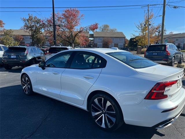 2022 volvo s60 b5 momentum