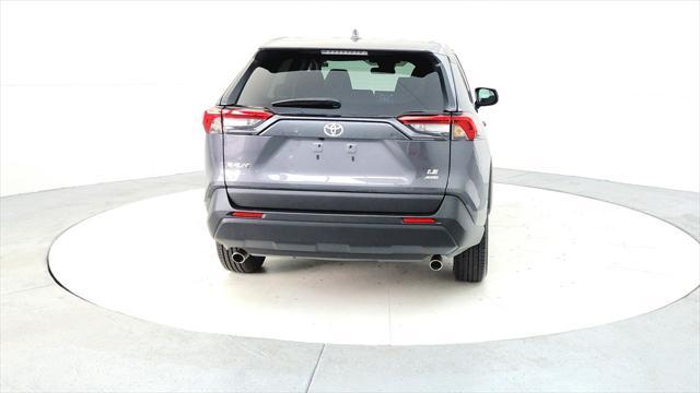 2022 toyota rav4 le