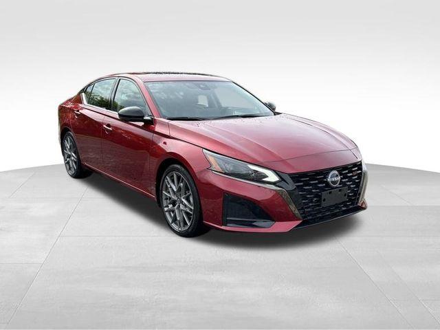 2023 nissan altima 2.0 sr