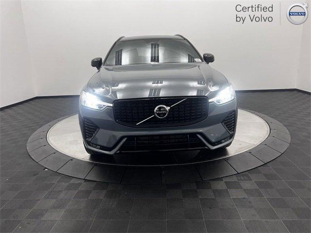 2023 volvo xc60 plus dark theme