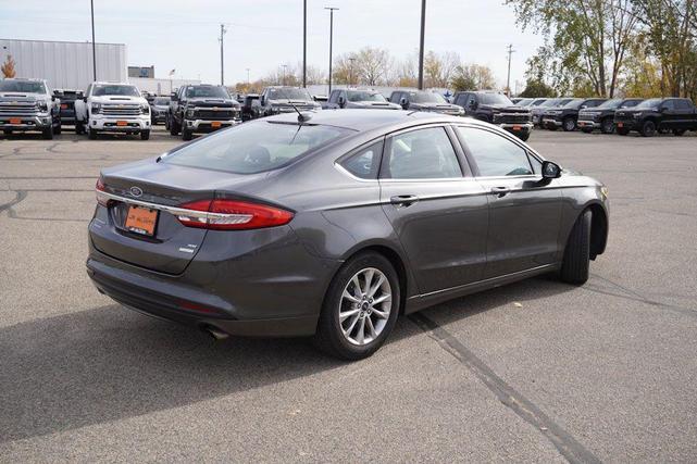2017 ford fusion se