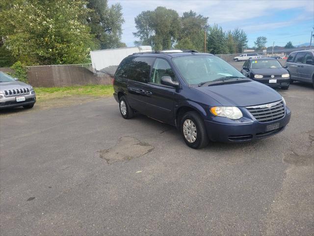 2007 chrysler town & country base