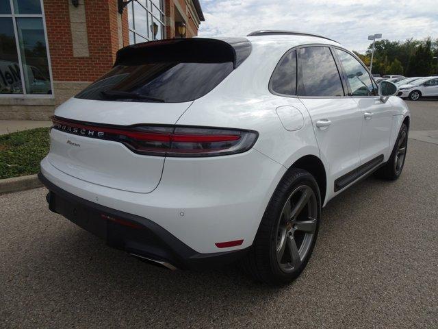 2022 porsche macan base