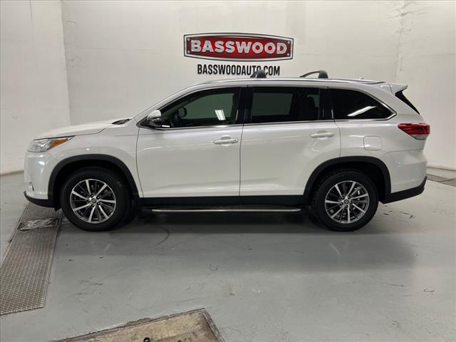 2019 toyota highlander se
