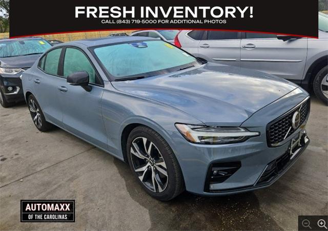 2024 volvo s60 b5 core dark theme