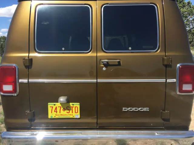 1978 dodge tradesman 200 "shaggin wagon" for restoration. wow! hippy shag van