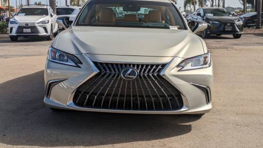 2025 Lexus ES