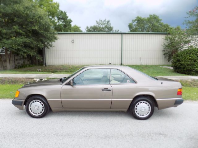 1990 mercedes 300 ce coupe. rare 2 owner car beautiful color combo 56 k mi wow