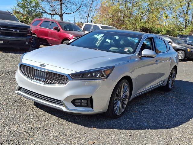 2017 kia cadenza limited