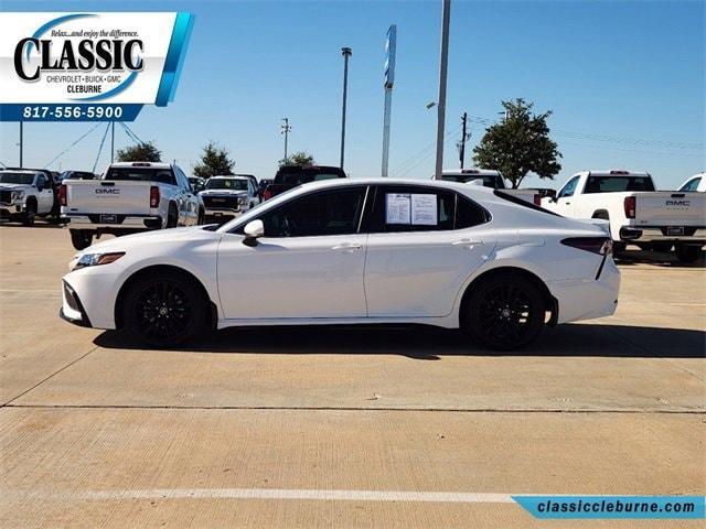 2022 toyota camry se