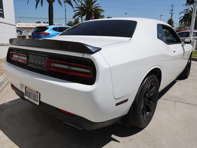 2015 dodge challenger sxt