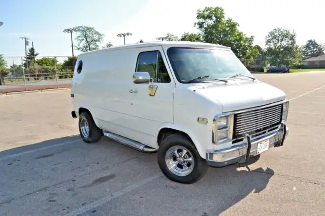 1988 custom g10 "shorty" van no reserve