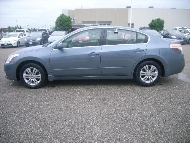 2012 nissan altima 4dr sedan 2.5 for sale in grand forks, north dakota