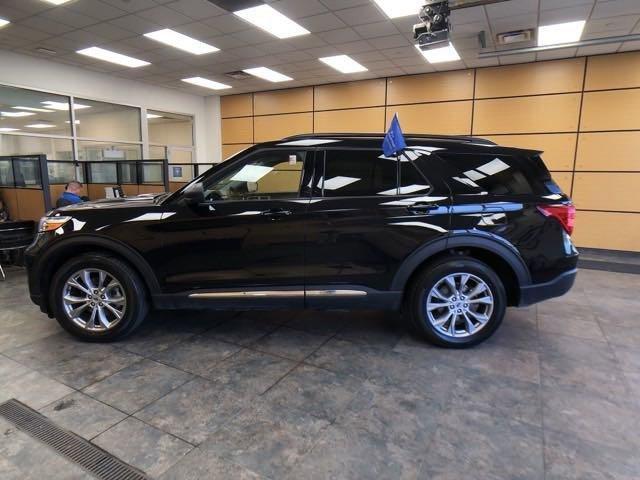 2022 ford explorer xlt