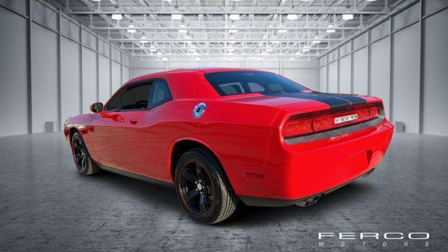 2014 dodge challenger sxt