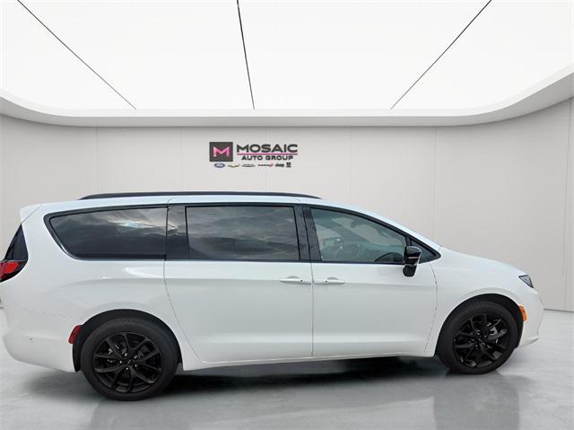 2023 chrysler pacifica limited