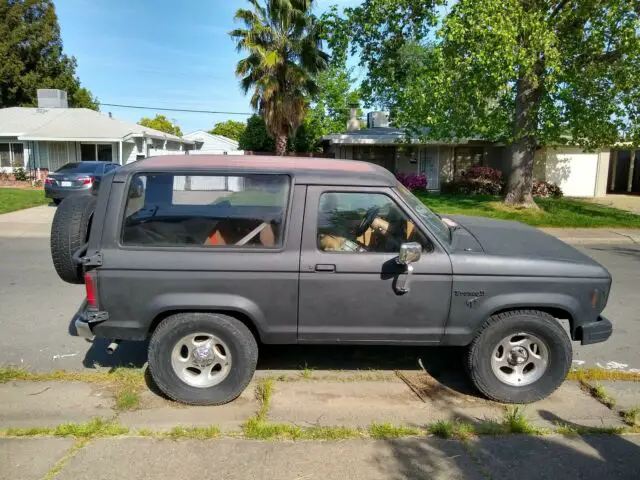 1984 ford bronco ii - does not drive - body/most of interior in good condition
