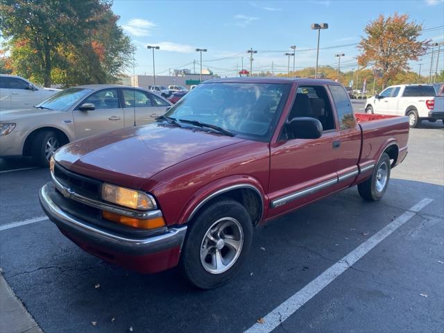 2001 chevrolet s-10 base