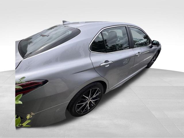 2022 toyota camry se