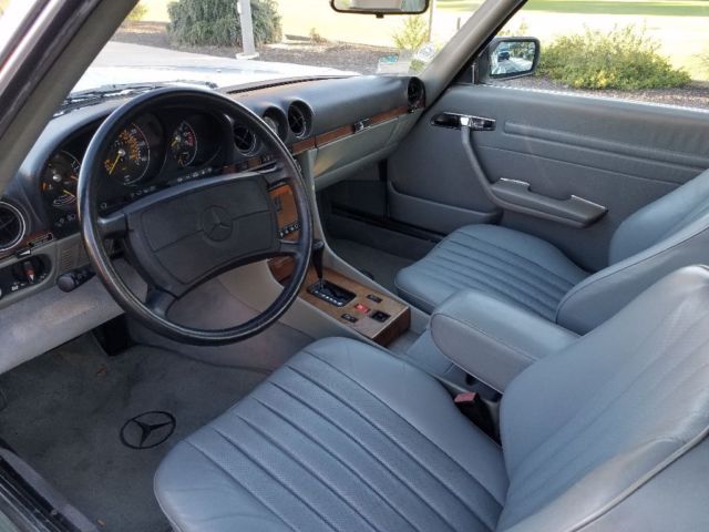 mercedes-benz 560sl convertible family owned - very clean