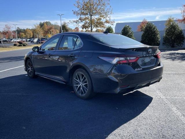 2022 toyota camry se