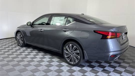 2025 Nissan Altima