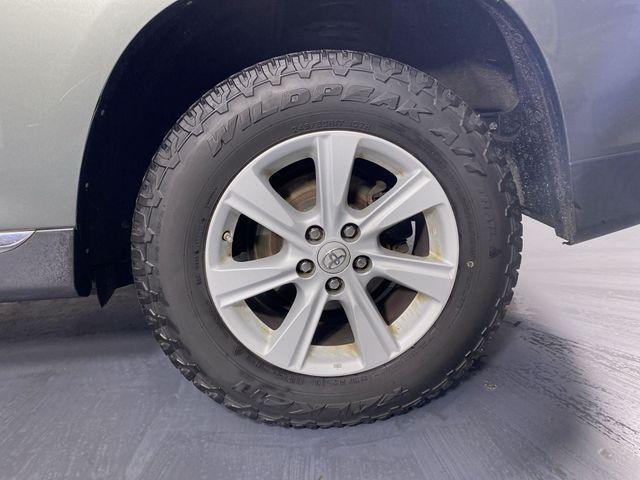 2013 toyota highlander base plus